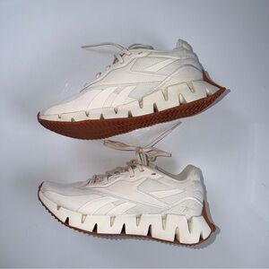 Reebok | Womens Zig Dynamica 4  color Chalk (beige) Size 5